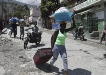 Violences armées : en une semaine, plus de 32 mille personnes ont fui Carrefour-Feuilles et Tabarre