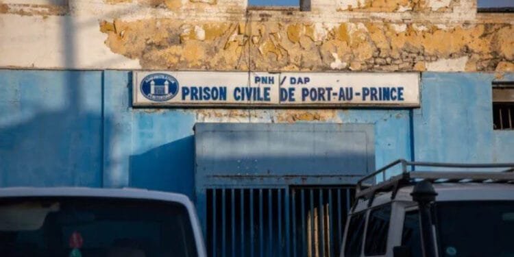 Tous les prisonniers évacués du pénitencier national !