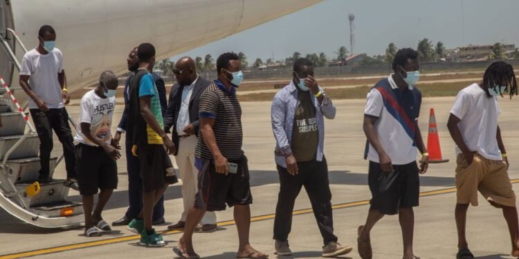 Cap-Haïtien : 61 ressortissants haïtiens rapatriés des Bahamas dénoncent leurs conditions de détention