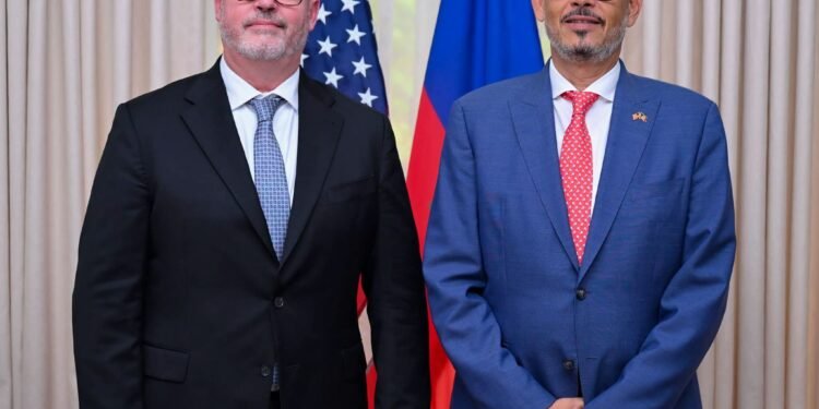 Le Premier ministre et le nouveau chargé d’affaires américain font le point sur la sécurité en Haïti