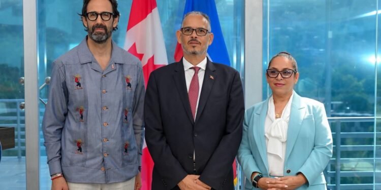 Fin de mission pour André François Giroux, le Canada réaffirme son engagement envers Haïti