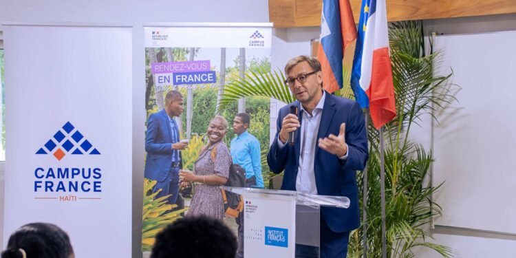 Bourses d’études : une nouvelle promotion d’étudiants haïtiens se prépare à poursuivre ses études en France