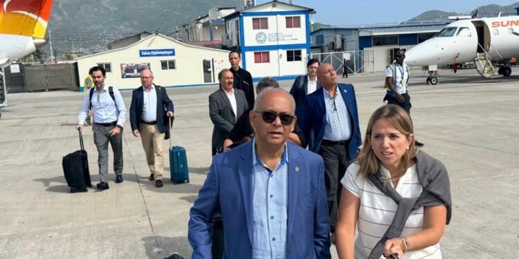 Albert Ramdin arrive en Haïti à la tête d’une délégation de haut niveau