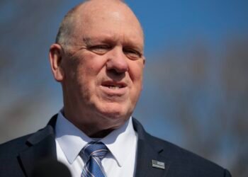 Tom Homan défend les expulsions vers Haïti malgré les avertissements de voyage américains