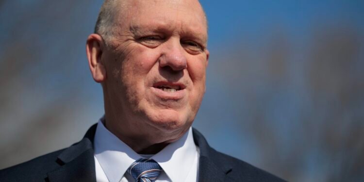 Tom Homan défend les expulsions vers Haïti malgré les avertissements de voyage américains
