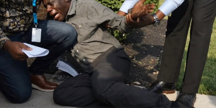 Entre larmes et bracelets électroniques : les Haïtiens de l’Ohio confrontés à la crainte de l’expulsion