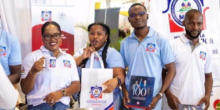 Plus de 1 500 visiteurs au stand du MPCE à la Foire industrielle du MCI, selon le ministère